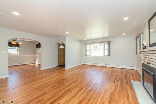 42 Everdale Rd, Randolph Twp., NJ 07869