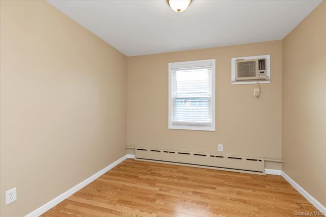 31 Piave Terrace, Lindenhurst, NY 11757