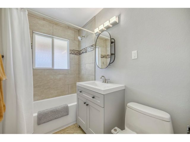 11520 E 2nd Ave, Aurora, CO 80010