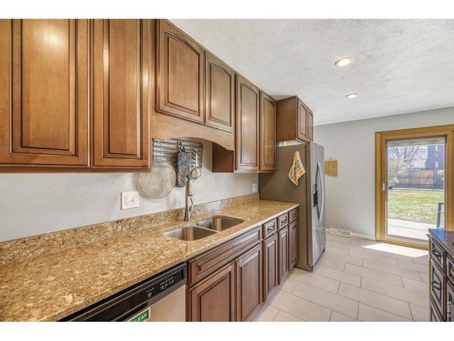 11520 E 2nd Ave, Aurora, CO 80010