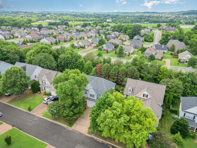 3027 Farmville Cir, Spring Hill, TN 37174