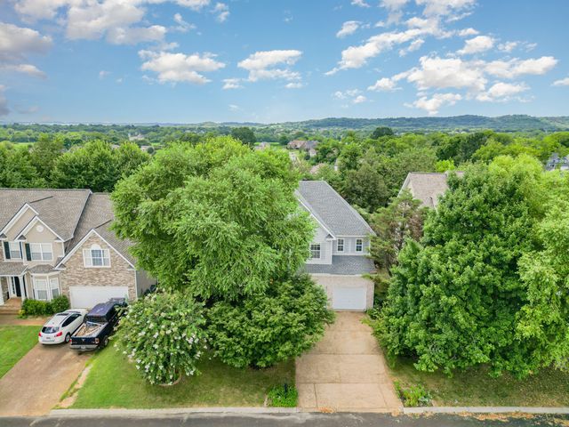 3027 Farmville Cir, Spring Hill, TN 37174