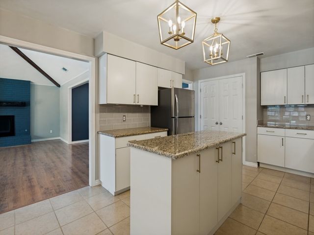 409 Pebblecreek Drive, Garland, TX 75040