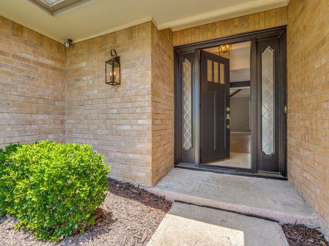 409 Pebblecreek Drive, Garland, TX 75040