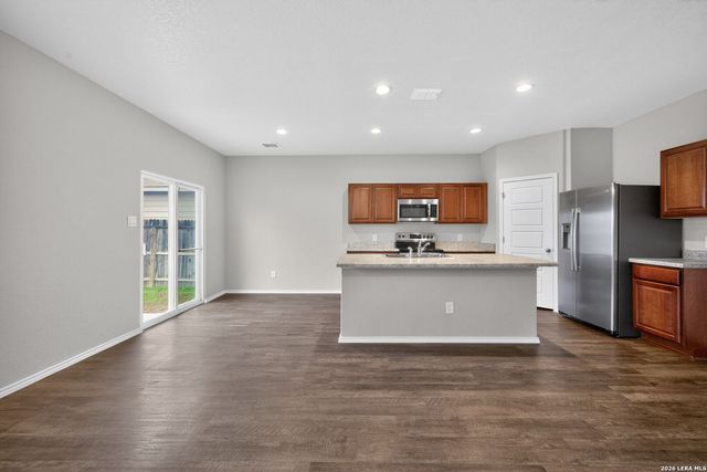 13003 Lineberry Ln, St Hedwig, TX 78152