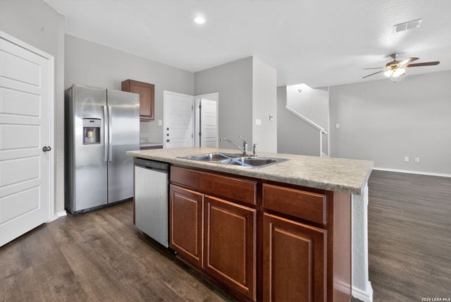 13003 Lineberry Ln, St Hedwig, TX 78152