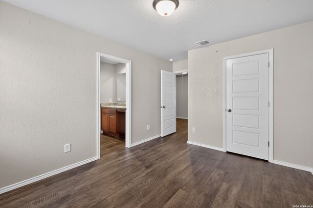 13003 Lineberry Ln, St Hedwig, TX 78152