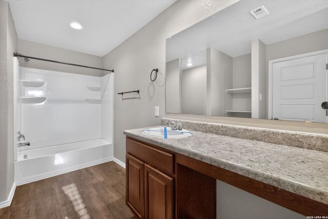 13003 Lineberry Ln, St Hedwig, TX 78152