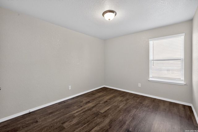 13003 Lineberry Ln, St Hedwig, TX 78152