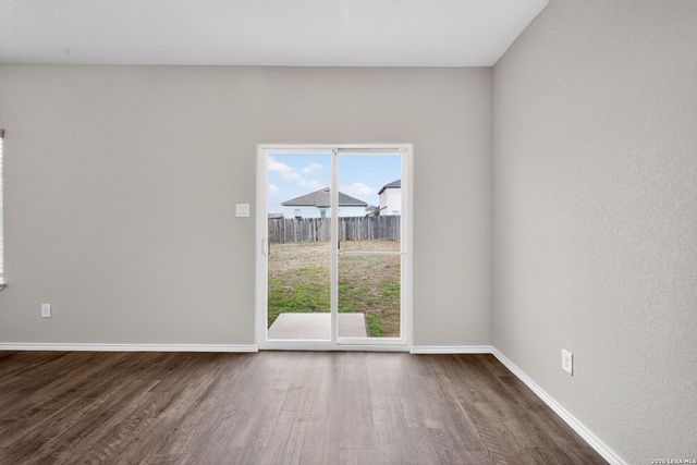 13003 Lineberry Ln, St Hedwig, TX 78152