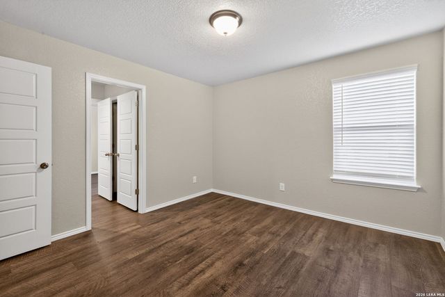 13003 Lineberry Ln, St Hedwig, TX 78152