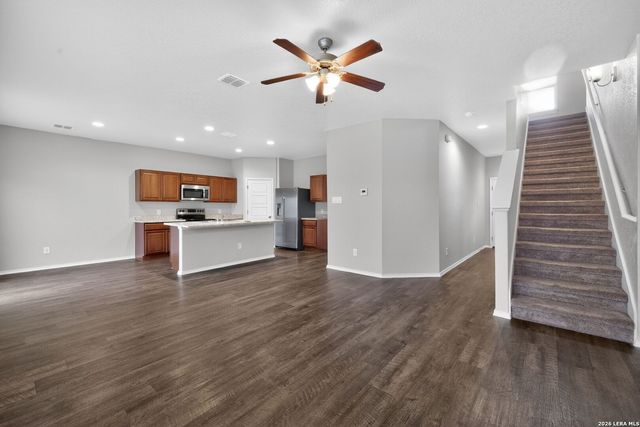 13003 Lineberry Ln, St Hedwig, TX 78152