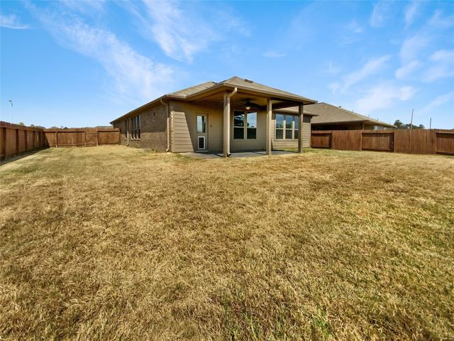 332 Country Crossing Circle, Magnolia, TX 77354