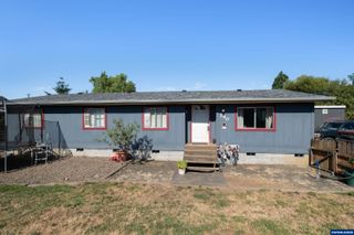 240 N 19th St, Philomath, OR 97370