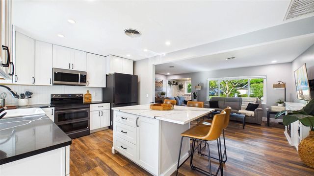 101 N MERCURY AVENUE, Clearwater, FL 33765