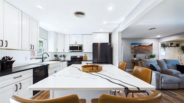 101 N MERCURY AVENUE, Clearwater, FL 33765