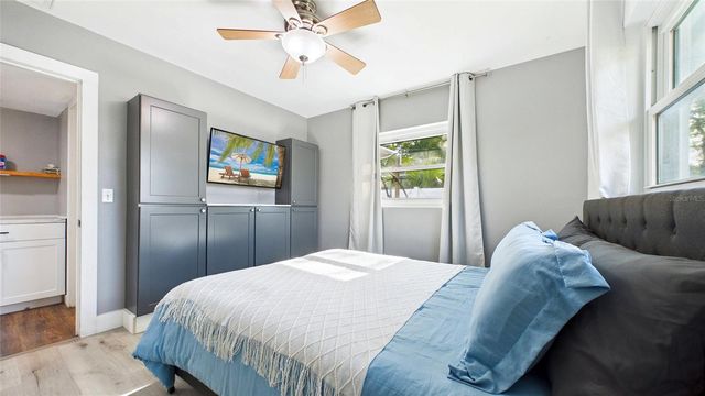 101 N MERCURY AVENUE, Clearwater, FL 33765