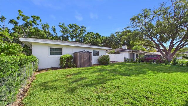 101 N MERCURY AVENUE, Clearwater, FL 33765