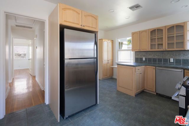 8333 Airlane Avenue, Los Angeles, CA 90045