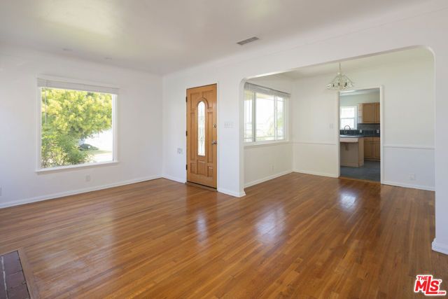 8333 Airlane Avenue, Los Angeles, CA 90045