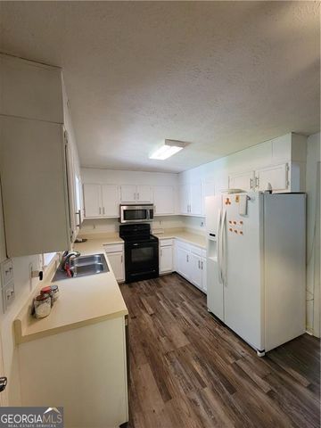 3950 Rocmar Drive, Snellville, GA 30039