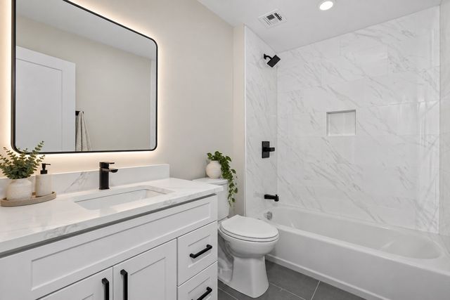 38 Old Colony Ave 101, Quincy, MA 02170