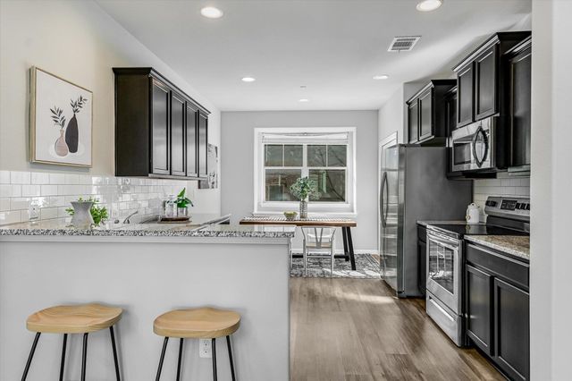 516 E Slaughter LN 604, Austin, TX 78744