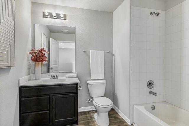 516 E Slaughter LN 604, Austin, TX 78744