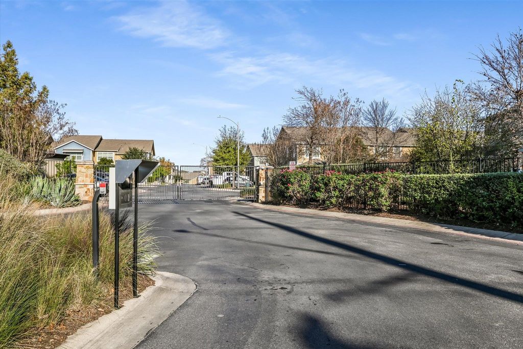 516 E Slaughter LN 604, Austin, TX 78744