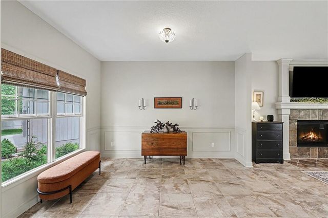 1826 S Jones Court, Independence, MO 64057