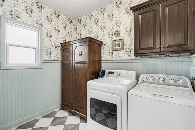 1826 S Jones Court, Independence, MO 64057