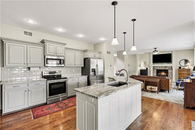1826 S Jones Court, Independence, MO 64057