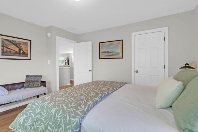 652 E Hobcaw Drive, Mount Pleasant, SC 29464