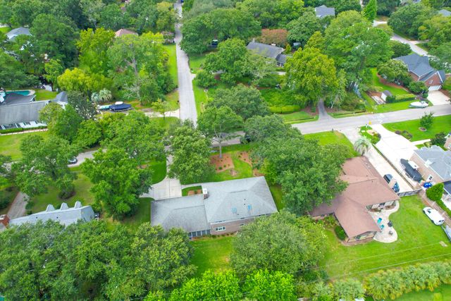 652 E Hobcaw Drive, Mount Pleasant, SC 29464