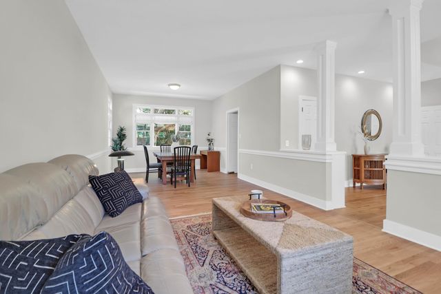 652 E Hobcaw Drive, Mount Pleasant, SC 29464