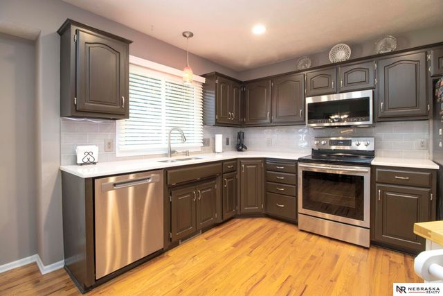 15066 Sherwood Avenue, Omaha, NE 68116