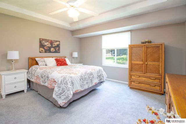 15066 Sherwood Avenue, Omaha, NE 68116