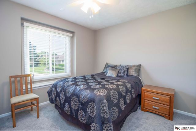 15066 Sherwood Avenue, Omaha, NE 68116