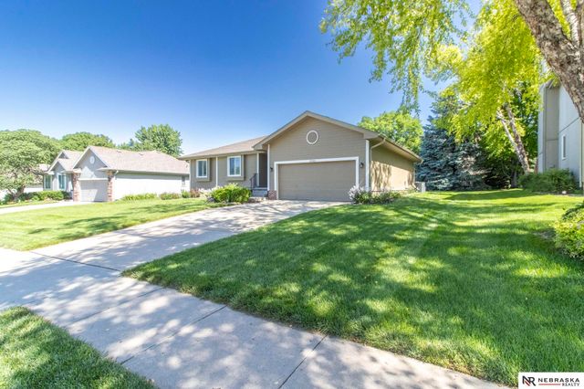 15066 Sherwood Avenue, Omaha, NE 68116
