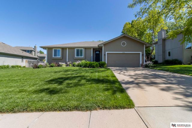 15066 Sherwood Avenue, Omaha, NE 68116