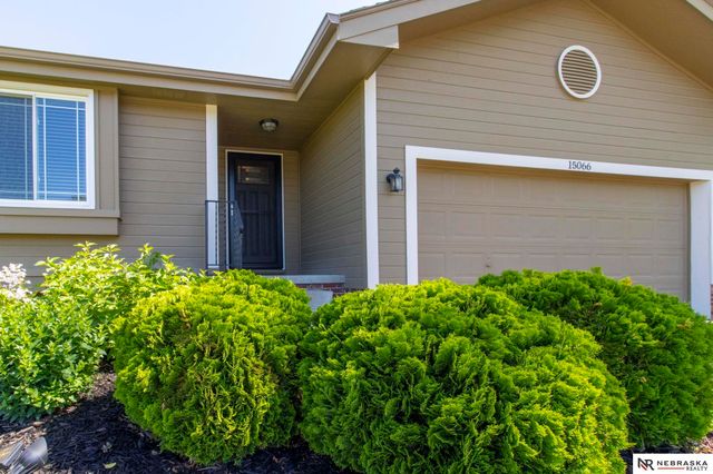 15066 Sherwood Avenue, Omaha, NE 68116