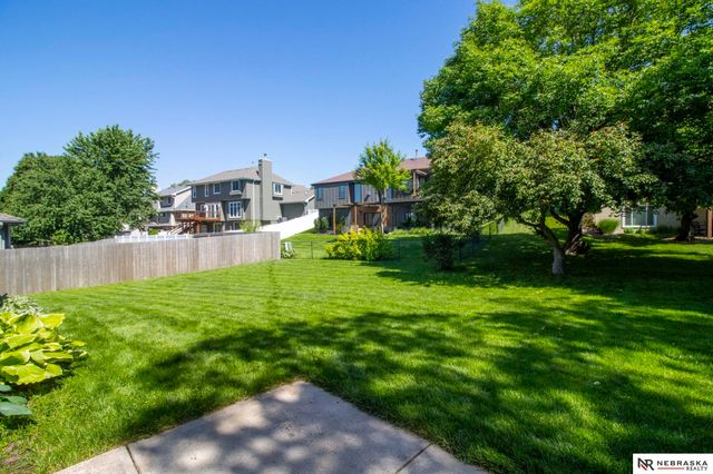 15066 Sherwood Avenue, Omaha, NE 68116