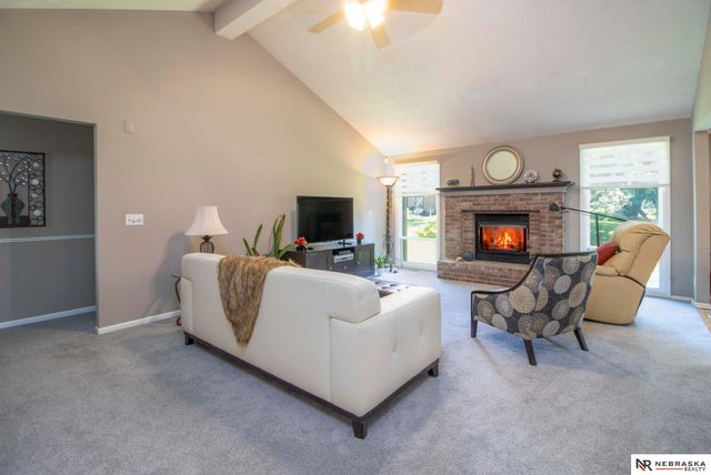 15066 Sherwood Avenue, Omaha, NE 68116