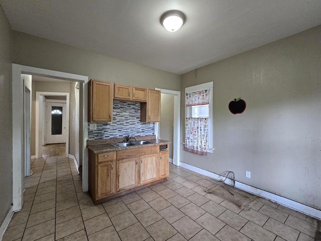 2335 N 44th STREET, Milwaukee, WI 53210