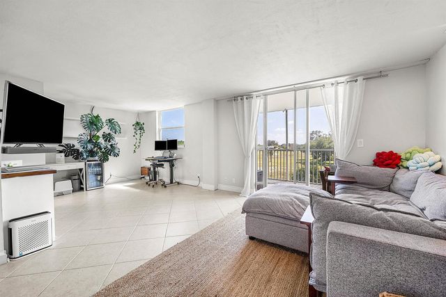 6699 NW 2nd Avenue 415, Boca Raton, FL 33487