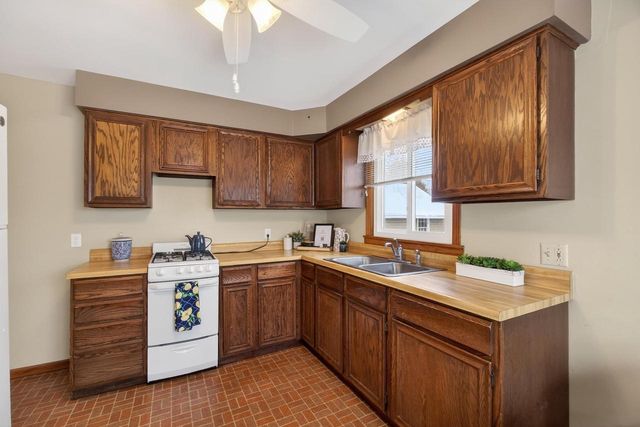 941 13TH STREET SOUTH, Wisconsin Rapids, WI 54494