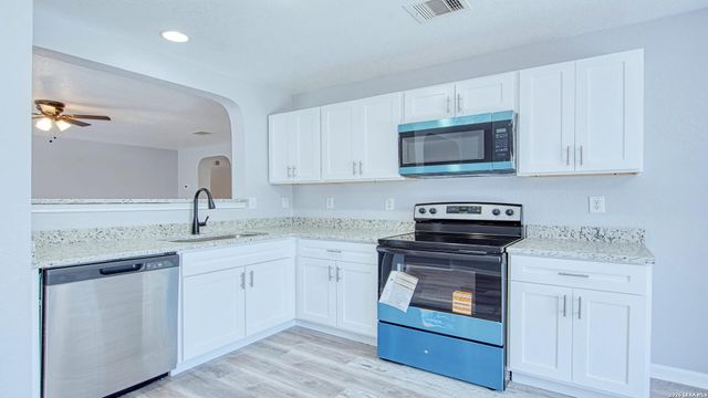 1530 Ambush Creek, San Antonio, TX 78245