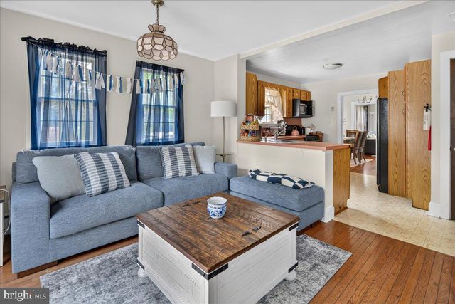 44 BRENWAL AVE, Ewing, NJ 08618