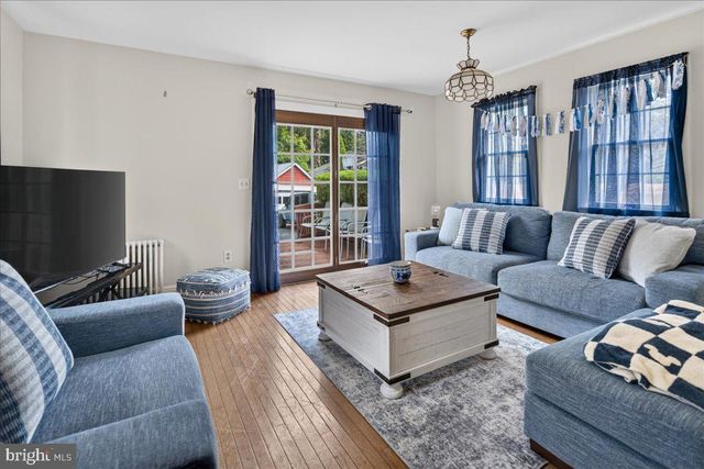 44 BRENWAL AVE, Ewing, NJ 08618