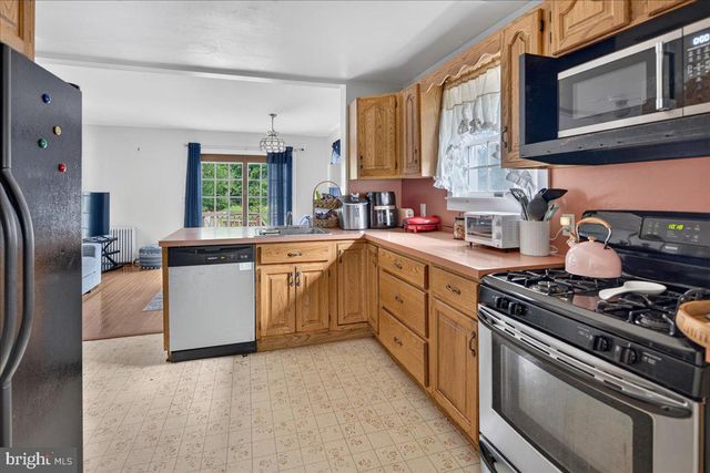 44 BRENWAL AVE, Ewing, NJ 08618